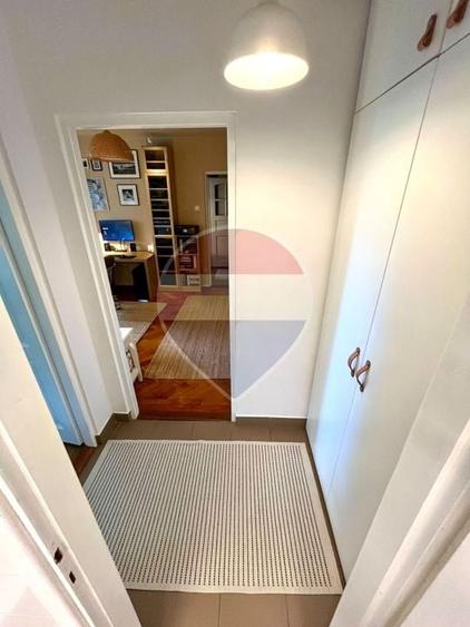 Apartament cu 2 camere semidecomandat în P-ța Muncii