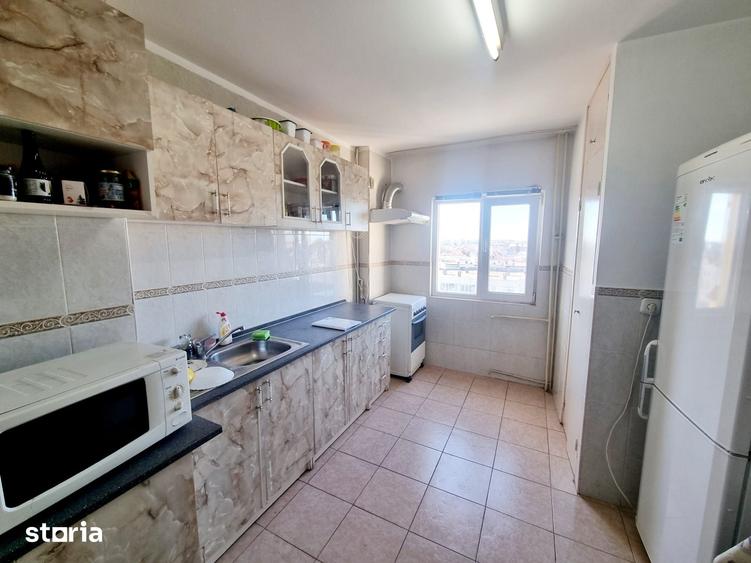 Apartament cu 3 camere decomandat în Republicii
