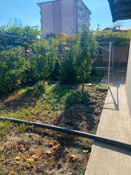 Casa 4 camere - Ovidiu - 130.000 euro negociabil (cod E11+E12) - 4
