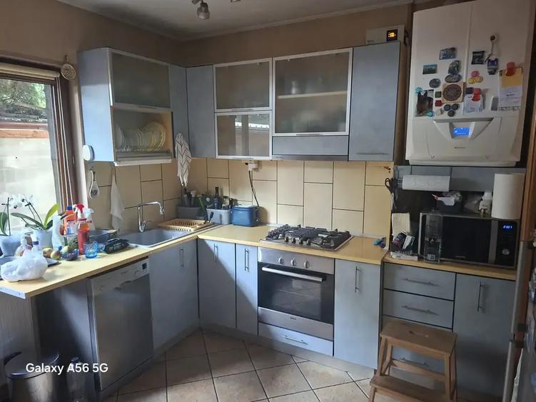 Casă individuală cu 3 camere cu Canalizare în Vest