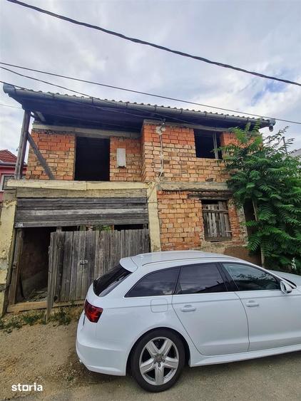 Casă cu 4 camere cu Teren 284 Mp în Iorga