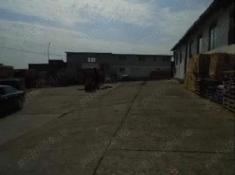 Spațiu comercial, de 700 mp, în Central