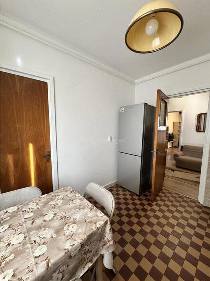 Apartament cu 3 camere decomandat în Kogălniceanu