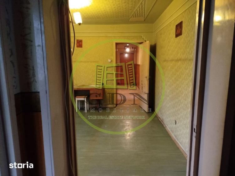 Apartament cu 4 camere semidecomandat în Decebal