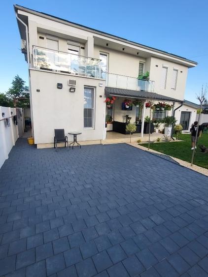 Casă individuală cu 4 camere cu Canalizare în Central
