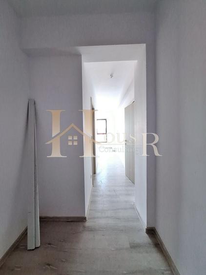 Apartament cu 3 camere decomandat în Girocului
