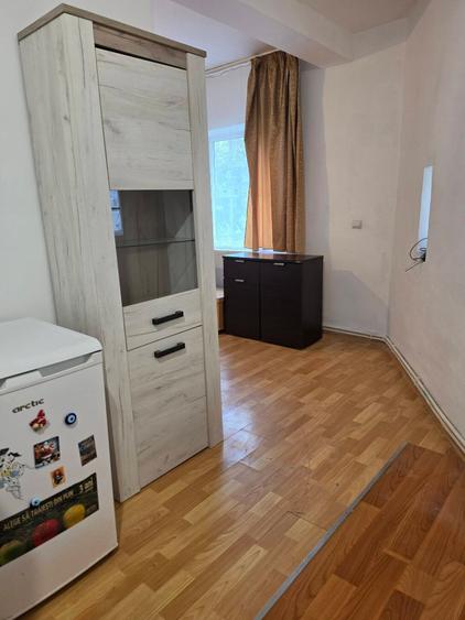 Garsonieră decomandată, mobilată în Copou