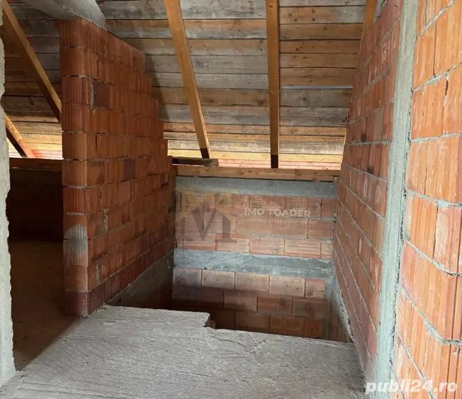 Casă cu 5 camere cu Teren 1900 Mp în Bulgăruș