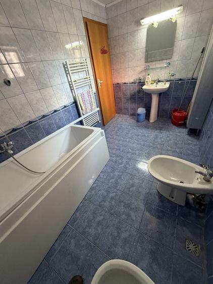 Casă cu 4 camere cu Teren 500 Mp în Florești