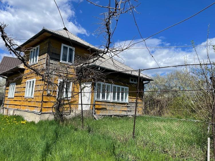 Casă cu 4 camere în Berchișești
