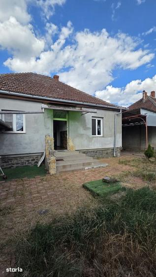 Casă cu 3 camere decomandat cu Teren 360 Mp în Burdea