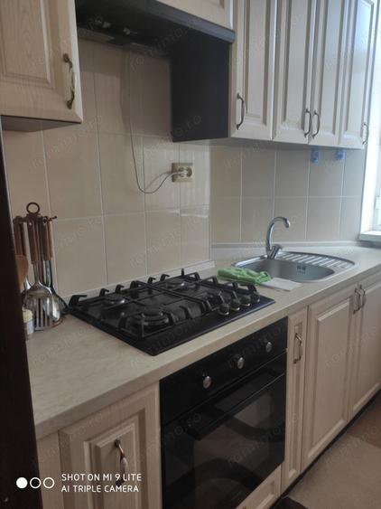 Apartament cu 3 camere decomandat în Moșilor