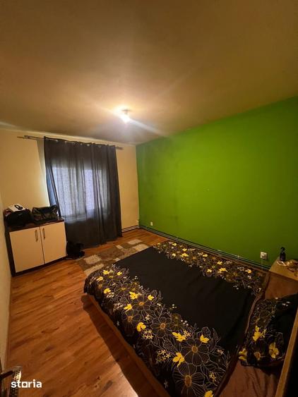 Apartament cu 3 camere în Vasile Aaron
