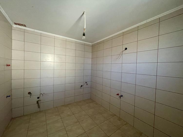 Casă individuală cu 3 camere cu Canalizare în Frătăuții Noi