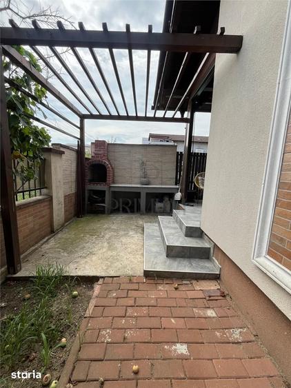 Casă cu 6 camere decomandat cu Teren 226 Mp în Sud