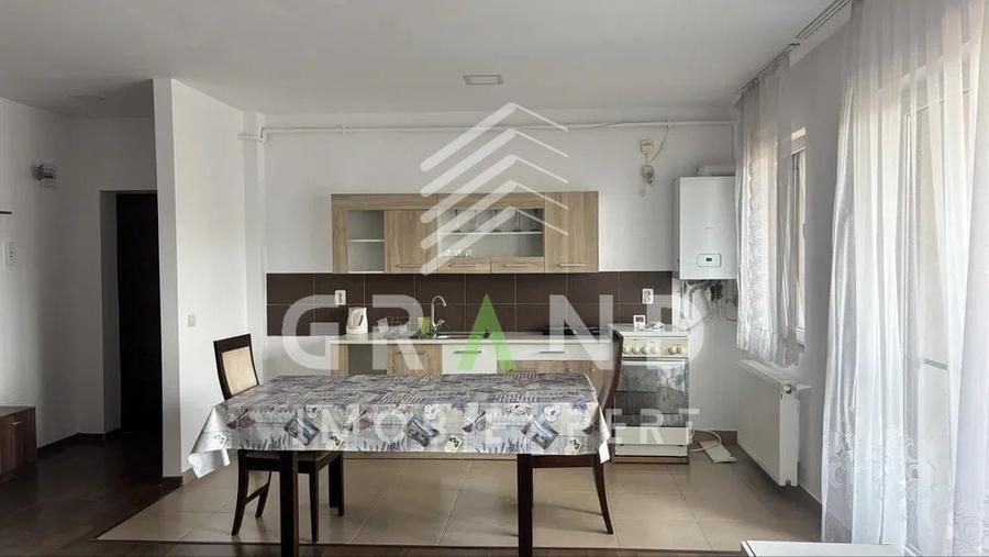 Apartament cu 3 camere semidecomandat, mobilat în Florești