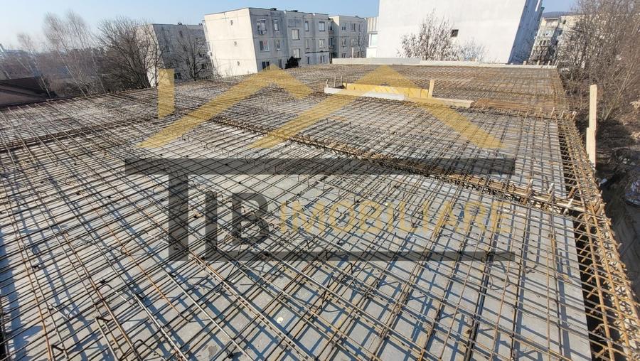 Apartament cu 3 camere semidecomandat în Unirii