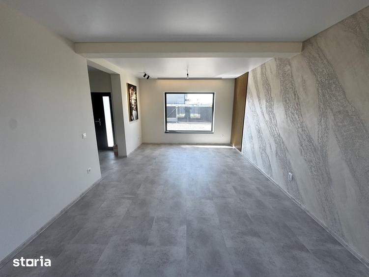 Casă cu 4 camere cu Teren 510 Mp în Holboca
