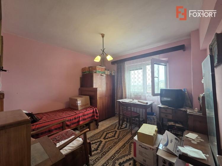 Apartament cu 4 camere semidecomandat în Micălaca