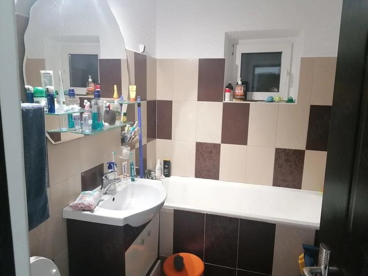 Apartament cu 4 camere decomandat în Dacia