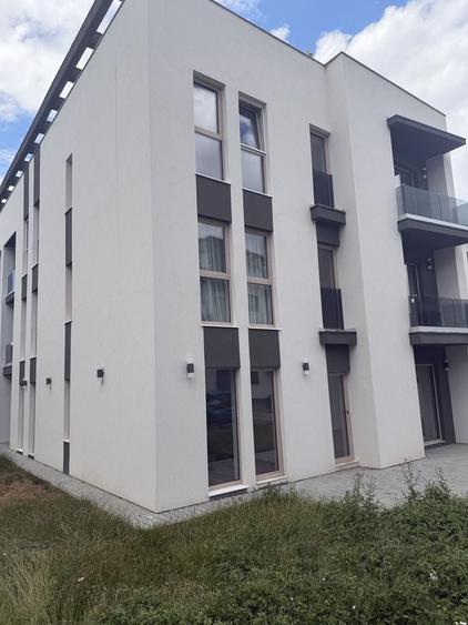 Garsonieră decomandată în Noua