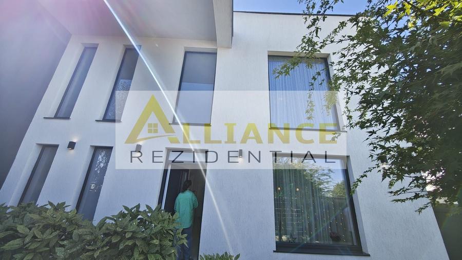 Casă individuală cu 4 camere cu Canalizare în Berceni