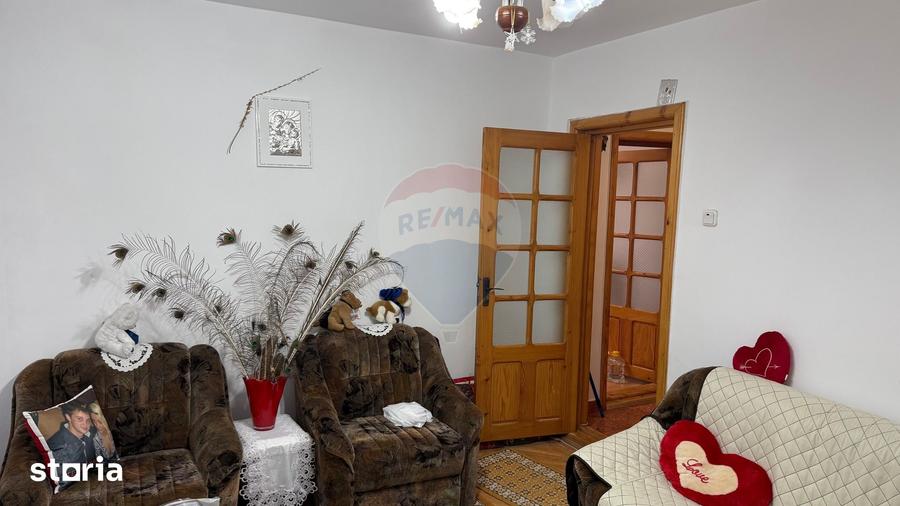 Apartament cu 3 camere decomandat în Central