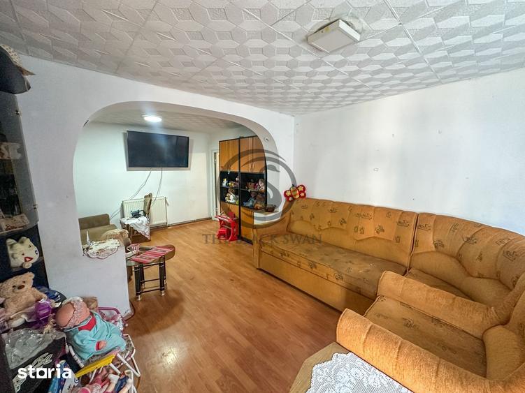Casă cu 5 camere cu Teren 984 Mp în Blejoi