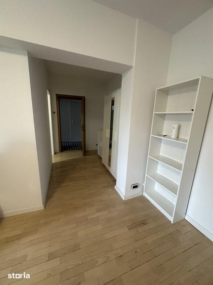 Apartament cu 3 camere semidecomandat în 13 Septembrie