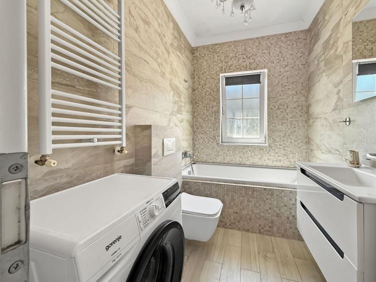 Apartament cu 3 camere semidecomandat, mobilat în Aradului