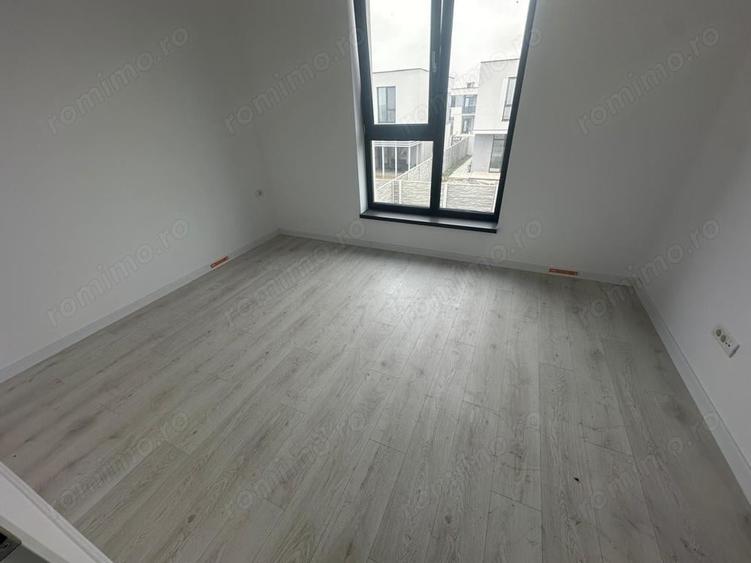 Casă cu 5 camere cu Teren 220 Mp în Mehala