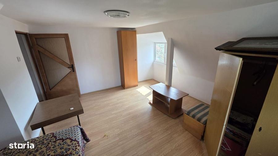 Casă cu 4 camere cu Teren 920 Mp în Central