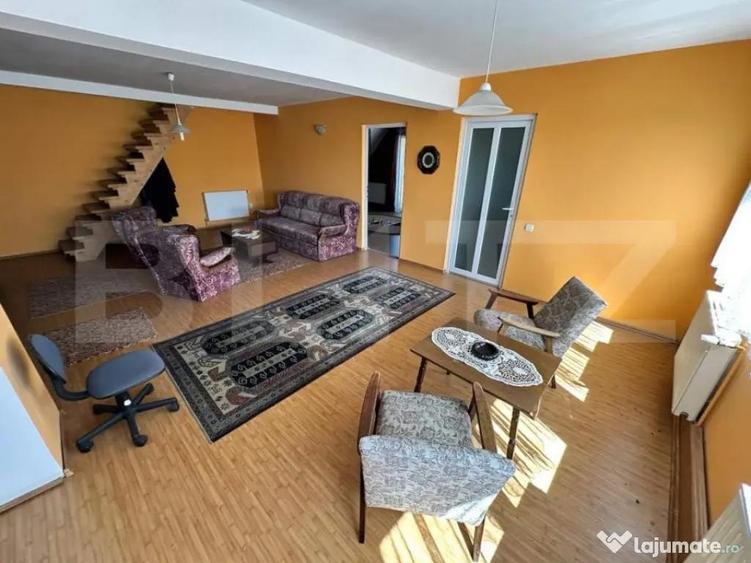 Casă cu 5 camere cu Teren 241 Mp în Semicentral