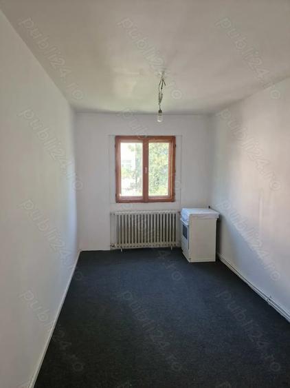 Casă cu 3 camere în George Enescu