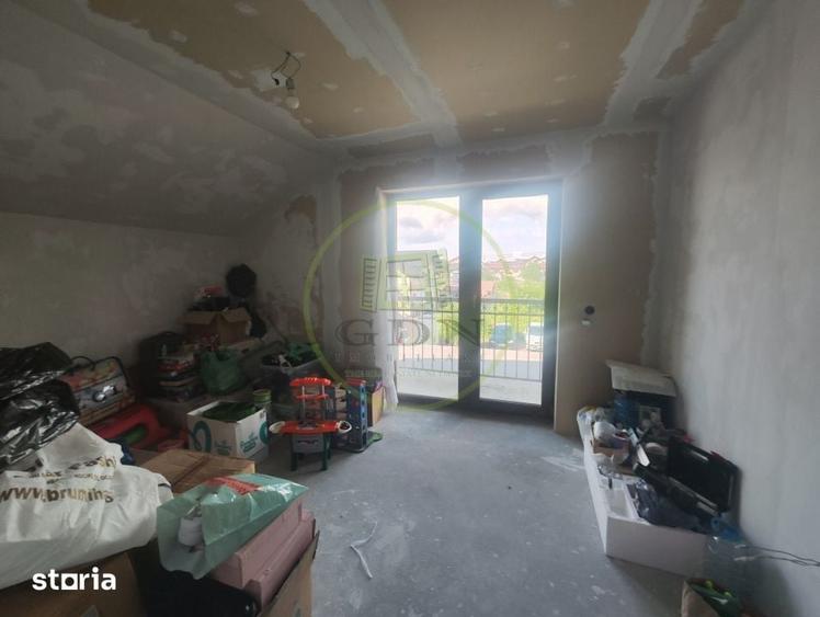 Casă cu 5 camere cu Teren 481 Mp în Malu Mare