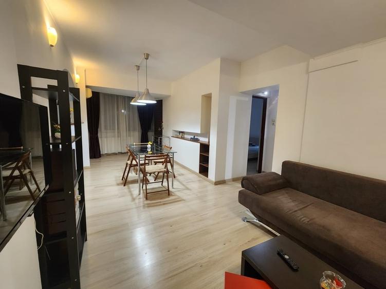 Apartament cu 2 camere semidecomandat în Sala Palatului