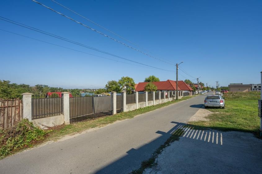 Teren Construcții intravilan de 1393 mp, în Brănești