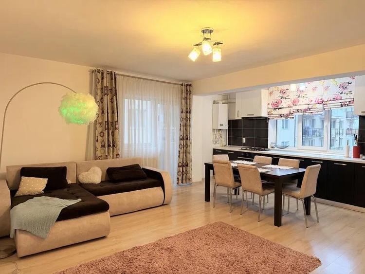 Apartament cu 3 camere decomandat în Valea Lupului