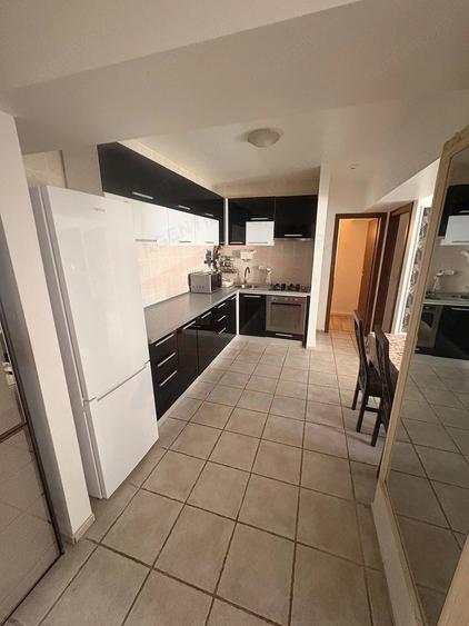 Apartament cu 2 camere decomandat în Ultimul leu