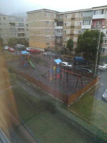 Apartament cu 2 camere decomandat în Liliacului