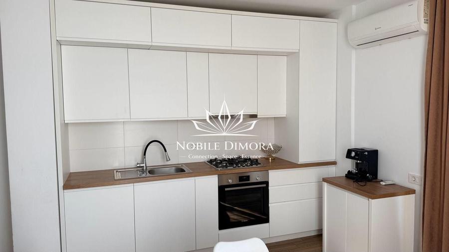Apartament cu 3 camere semidecomandat, mobilat în Tipografilor