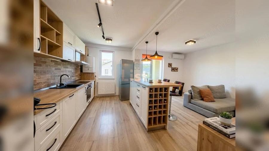 Apartament cu 3 camere semidecomandat în Valea Lupului