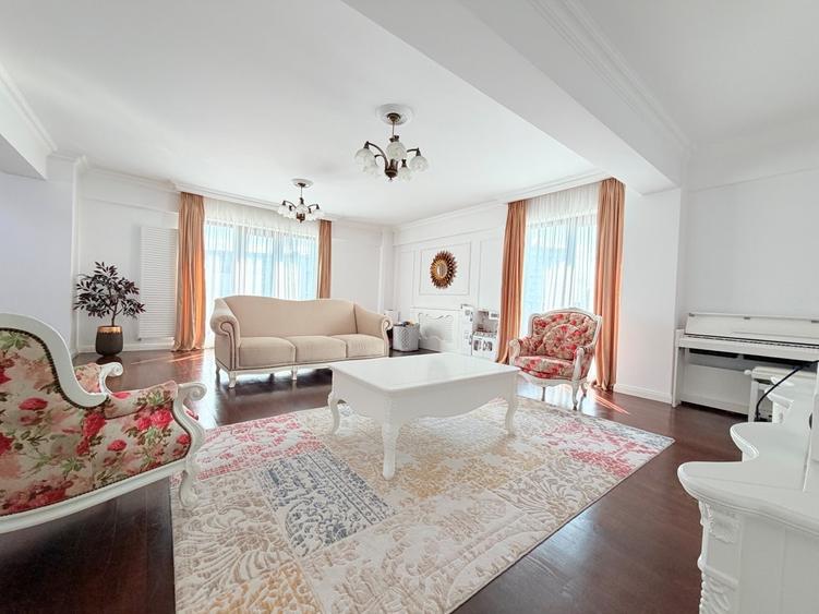 Apartament cu 4 camere decomandat în Domenii