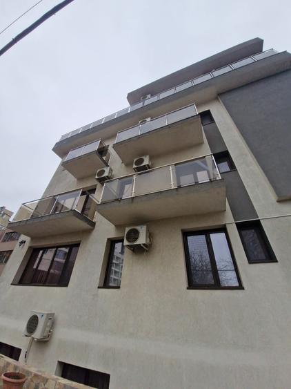 Casă cu 14 camere cu Teren 308 Mp în Tomis Nord