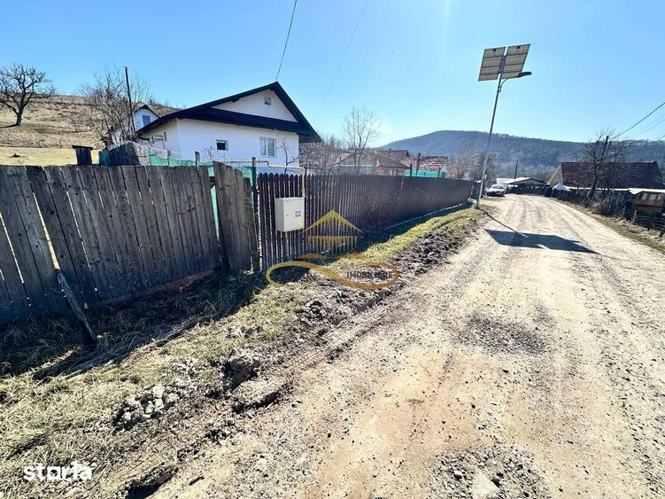Teren de 2880 mp, în Mărgineni