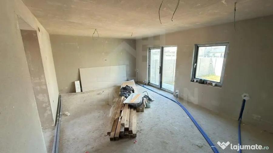 Casă cu 4 camere cu Teren 200 Mp în Central