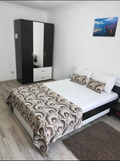 Garsonieră decomandată în Precista