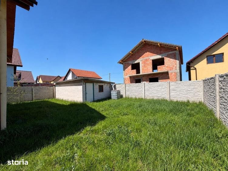 Casă cu 4 camere în Cristian