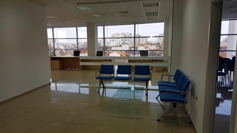 Spațiu comercial, de 241 mp, în Central