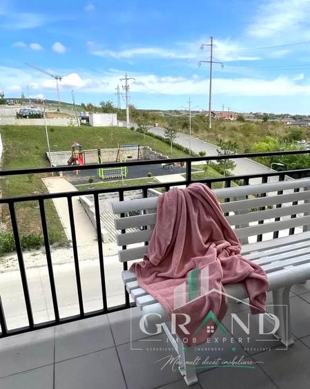 Apartament cu 3 camere semidecomandat, mobilat în Dâmbul Rotund